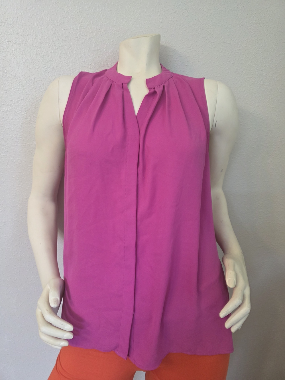 Sleeveless Pleated V-Neck Women's Size Small Top - Hot Pink